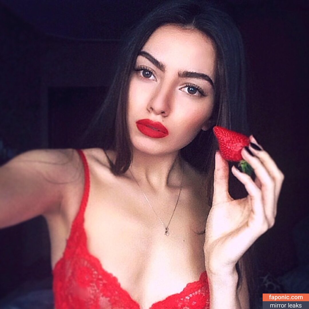 Alena Omovych