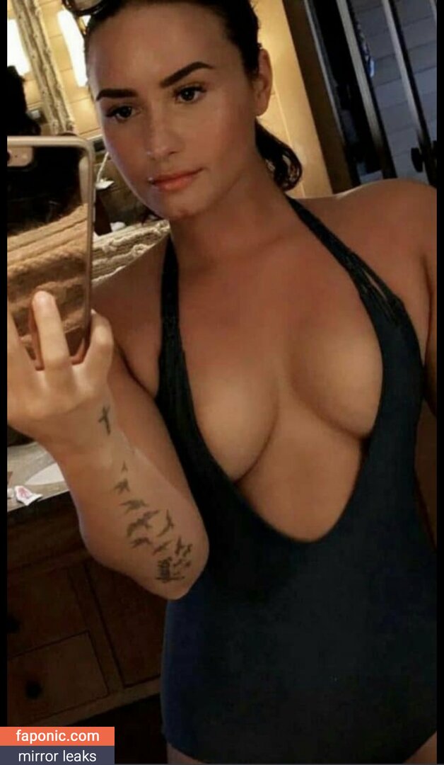 Demi Lovato, ddlovato Nude Leaks OnlyFans Photo #10