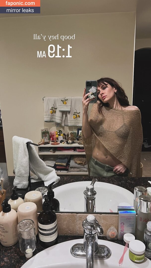 Michaela Jill Murphy / Jessie Flowers