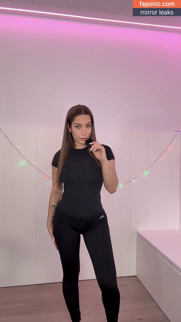 akumagirrl, givemesalmon Nude Leaks OnlyFans Photo #11