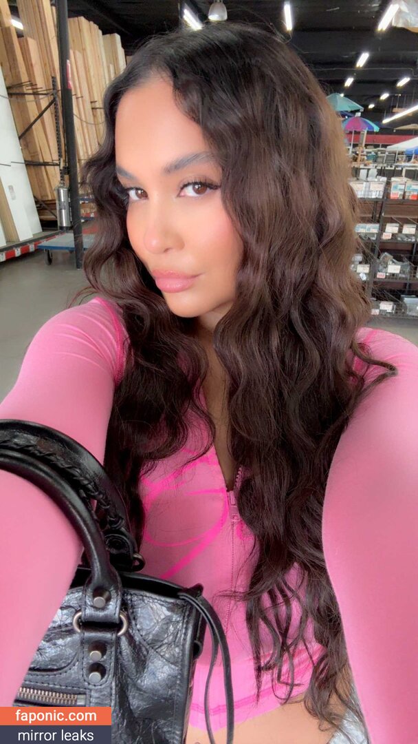 Stella Hudgens (Vanessa's Sister)