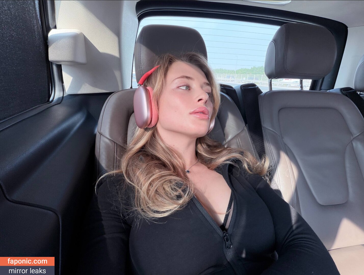 Blondinka Drive Angelina