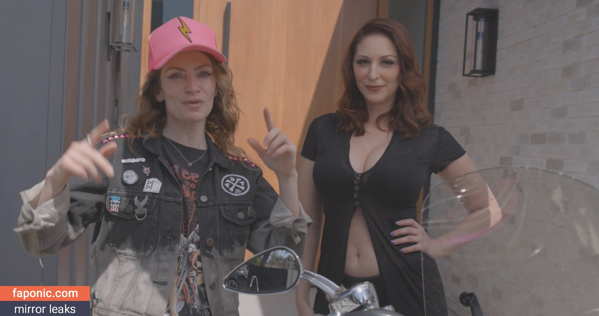 Carlotta Champagne Hauls