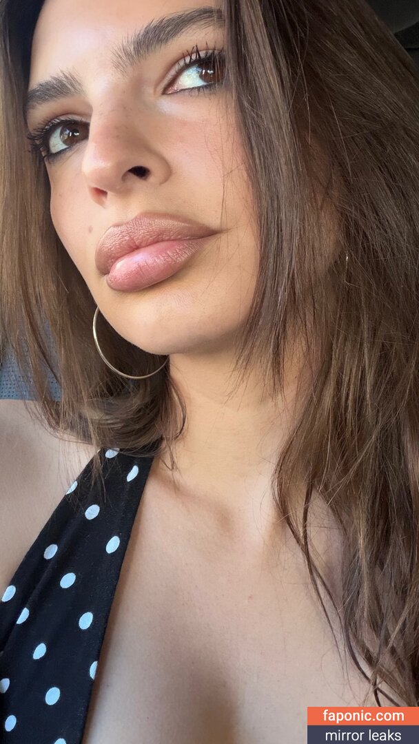 Emily Ratajkowski