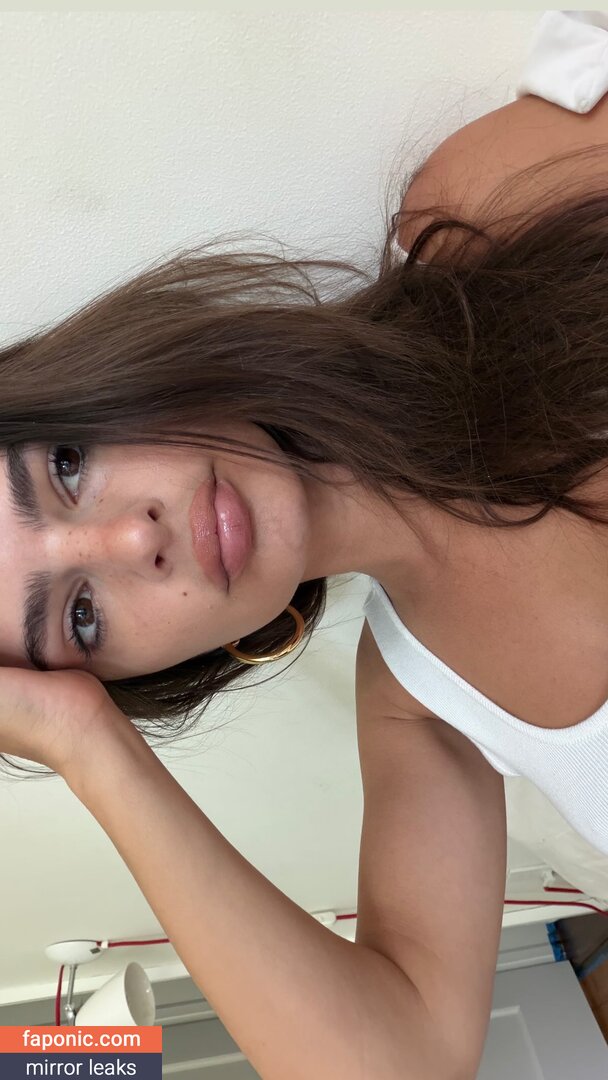 Emily Ratajkowski