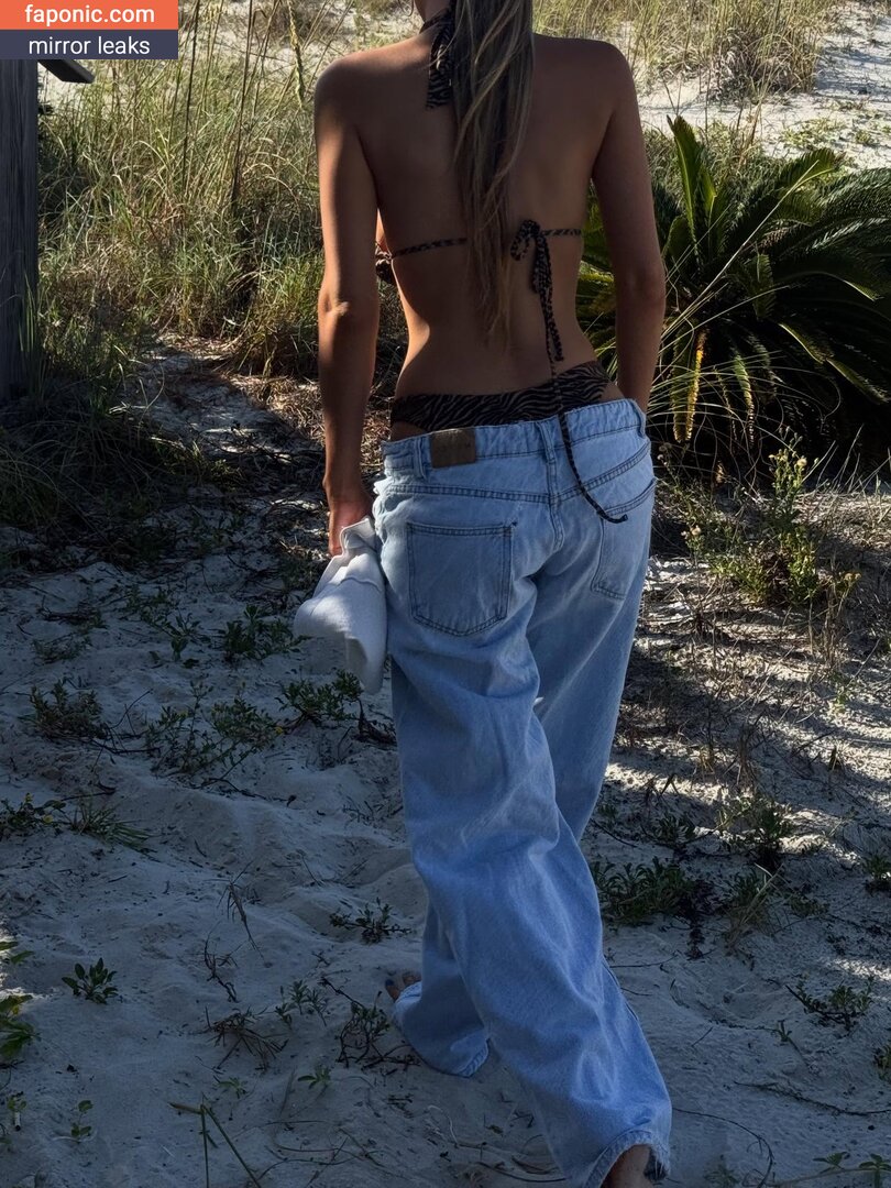 hadelinemope / Maddie Hope