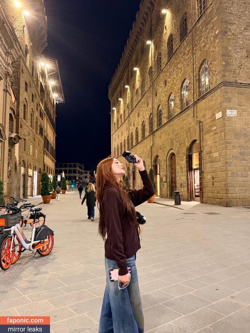 Huh Yunjin 허윤진