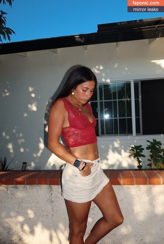 Isabelle Sierra