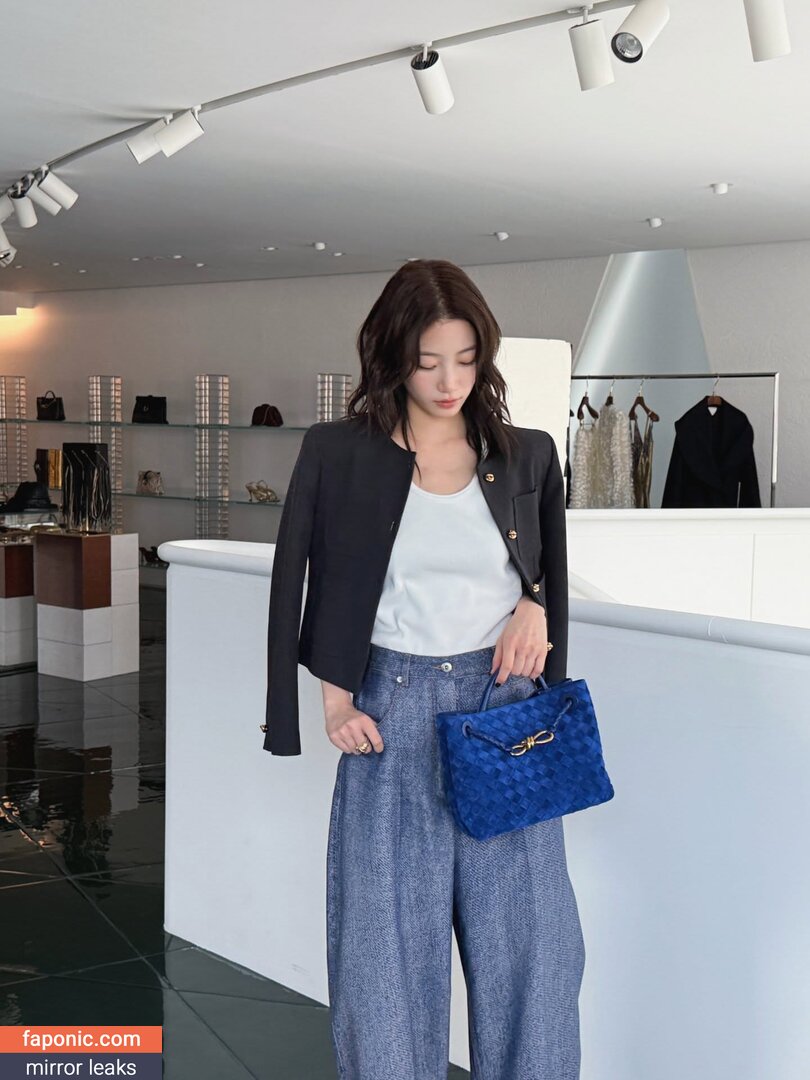 Kazuha Nakamura 中村 一葉 | LESSERAFIM