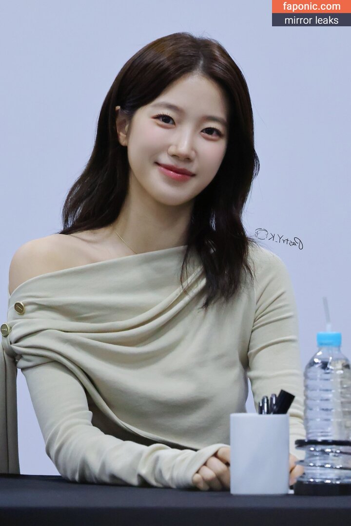 Kazuha Nakamura 中村 一葉 | LESSERAFIM