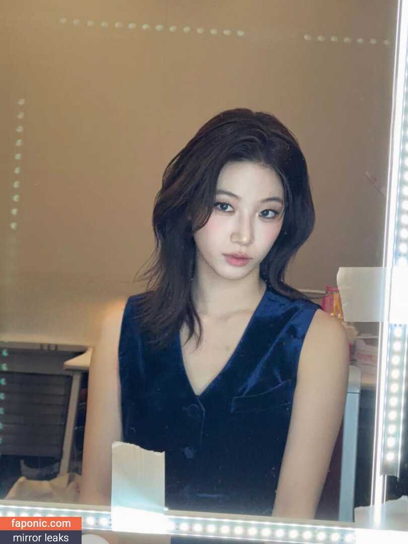 Kazuha Nakamura 中村 一葉