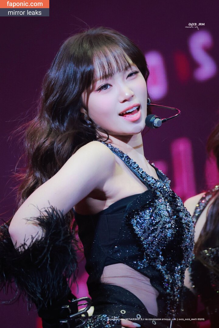 Kim Chaewon 김채원 [Le Sserafim]