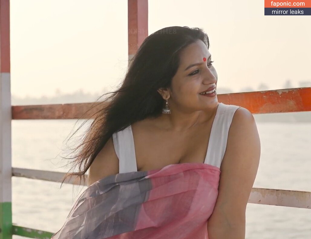 Maya The Doe Eye Girl