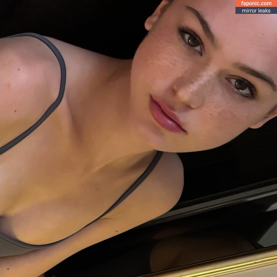 Mazzy Joya / mazzyjoya / petalspliff