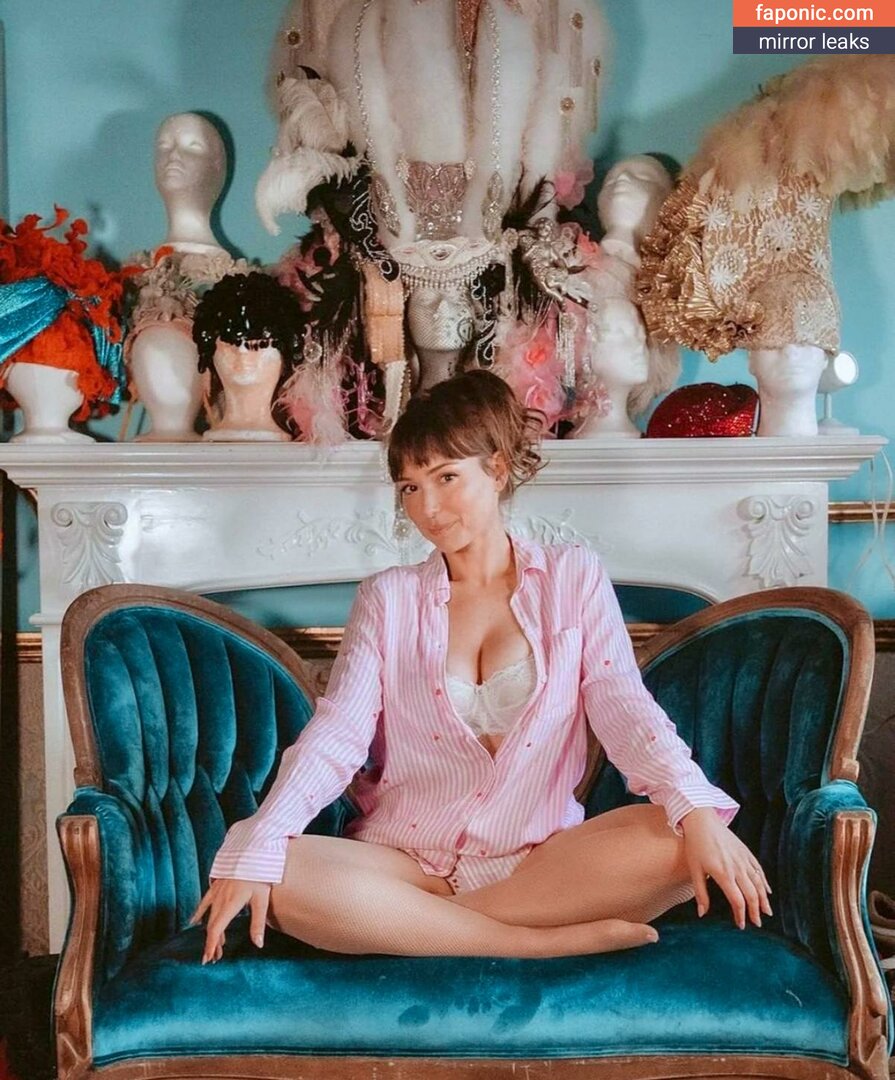 Milana Vayntrub