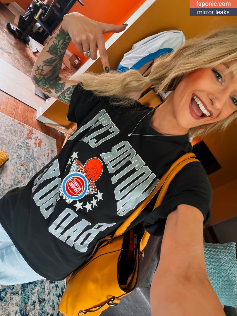 WheezyBlonde